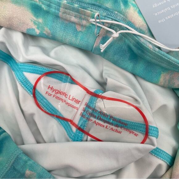 JOHNNY WAS x CALME Paddle Pants (Leggings) Aqua Keys Blue Tie Dye Gym Medium NWT - Picture 14 of 15